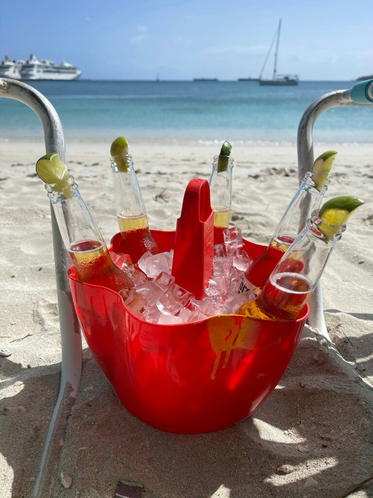 Enjoy a vibrant night out at the popular Taloula Mango’s / Blue Bitch bar in Sint Maarten, while staying at the luxurious Hills Residence vacation rentals.