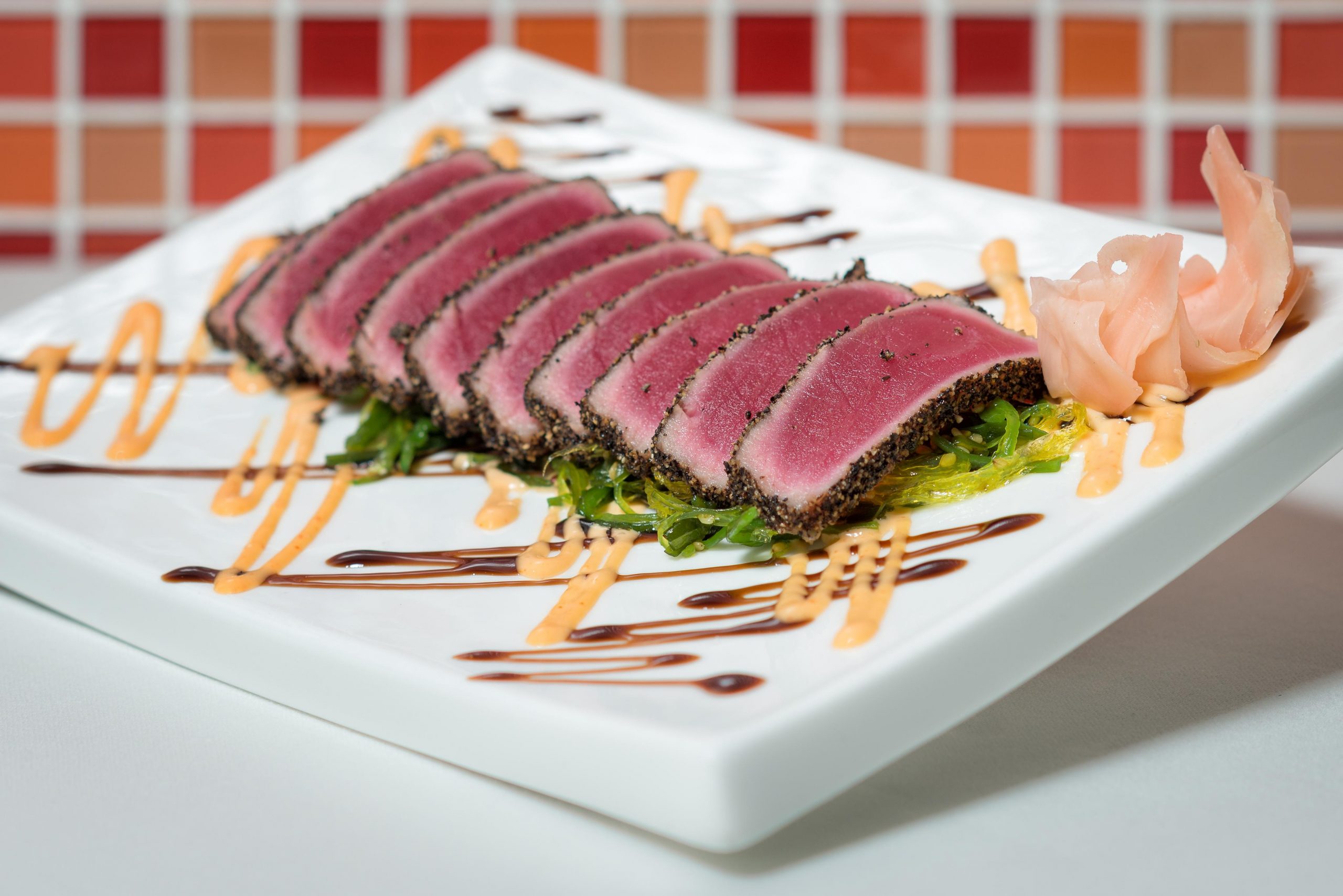 Bistrot Caraibes est un restaurant français chic situé à Grand-Case, Saint-Martin, offrant une expérience culinaire délicieuse avec des plats tels que le Homard Thermidor. Les locations de vacances The Hills Residence proposent des hébergements luxueux à Sint Maarten.