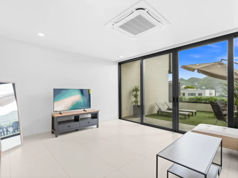 C302 The Hills Residence, SXM vacation rentals in Simpson Bay, Sint Maarten