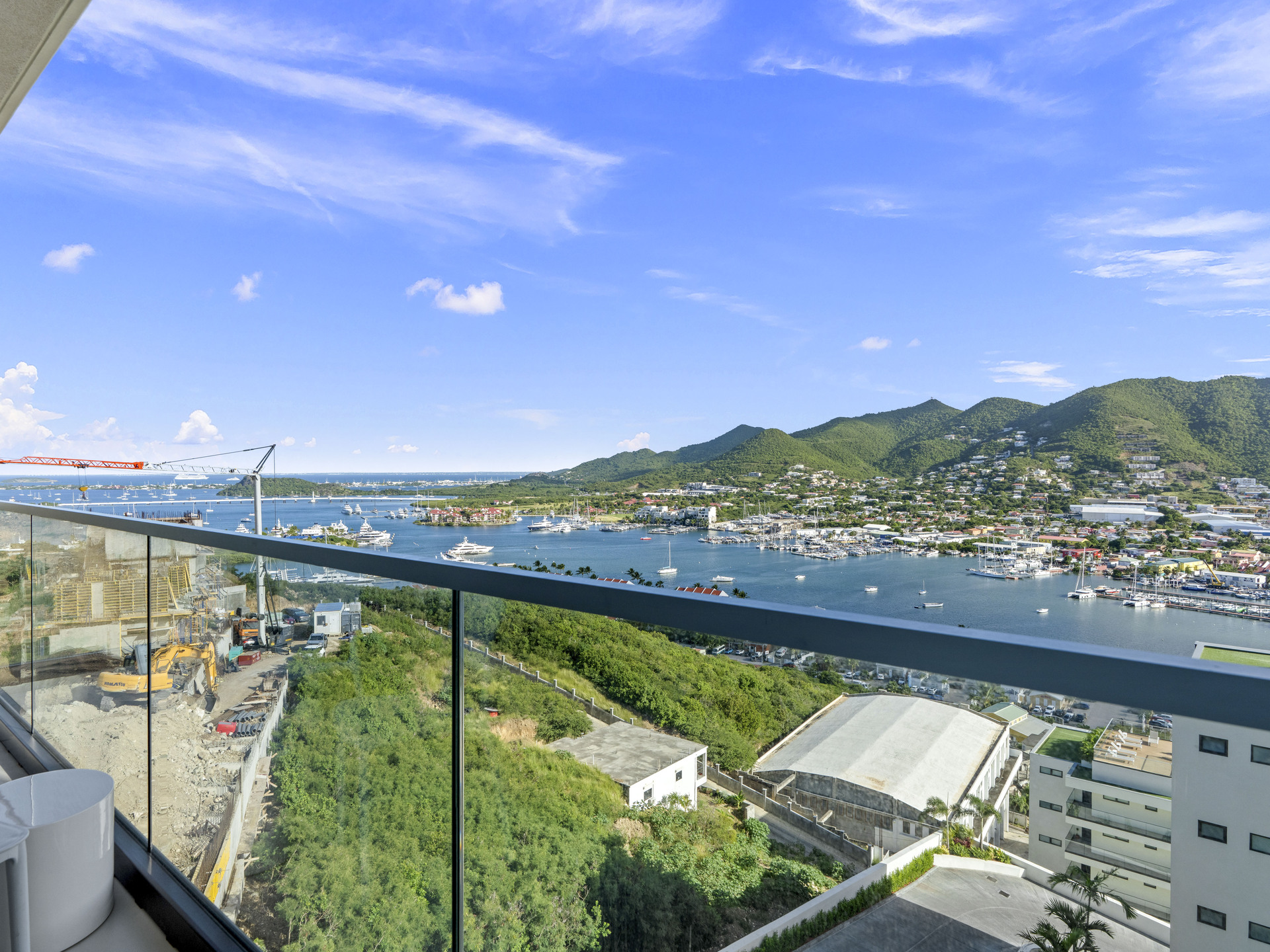 D421 – Modern Comfort with Private Balcony