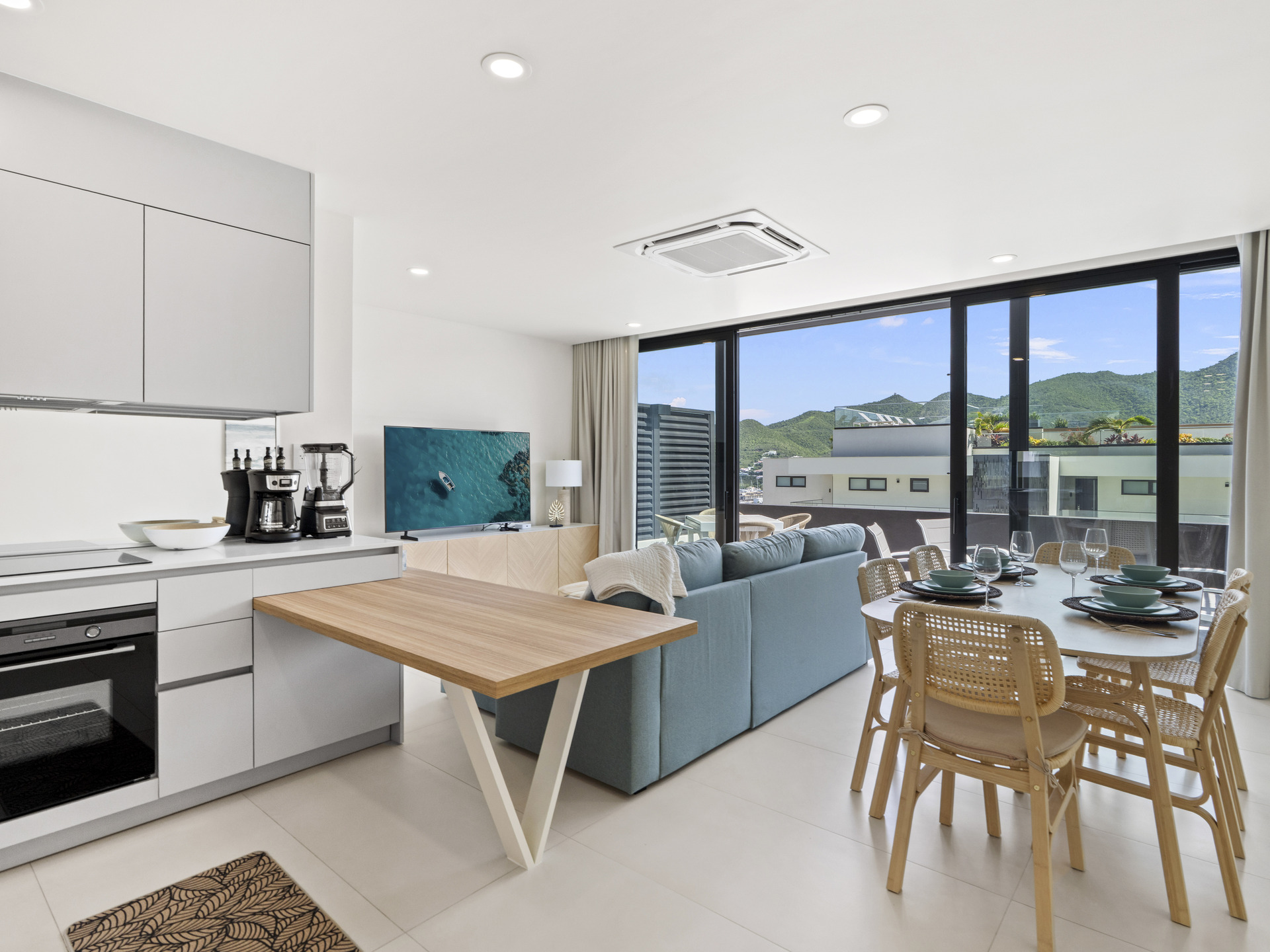 C307 – Incredible 2 Bedroom with Terrace