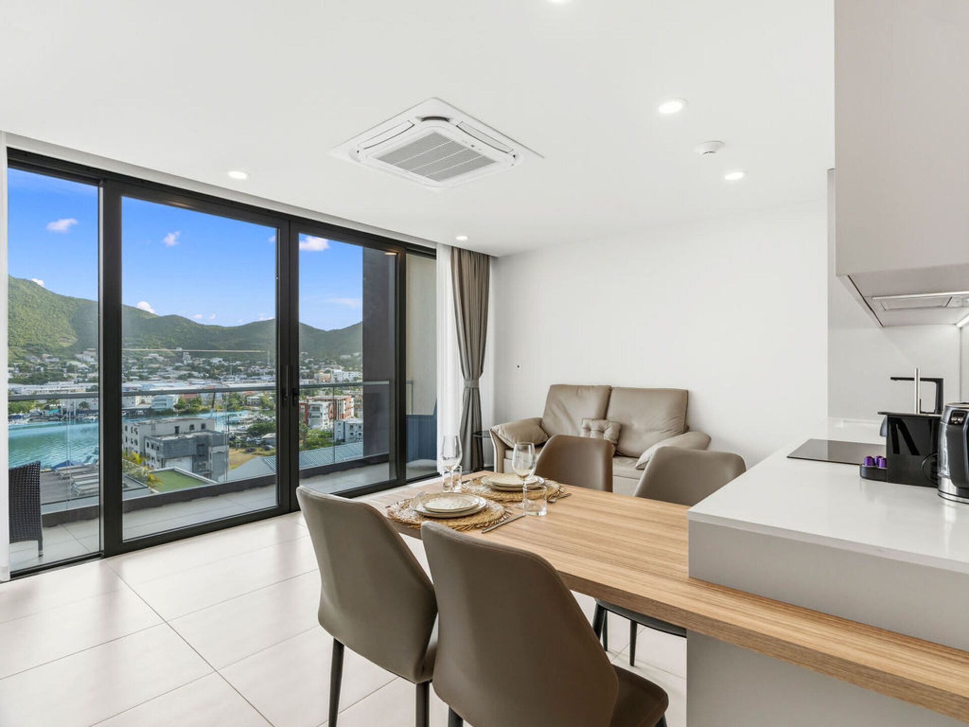 B232 - Superbe Appartement avec balcon avec vue lagon