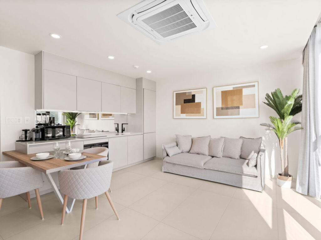 C345 - Charming One-Bedroom Apartment with Lagoon View