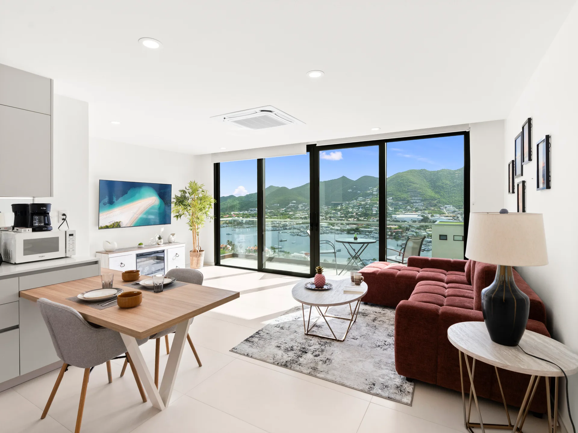 The Hills Residence - D418